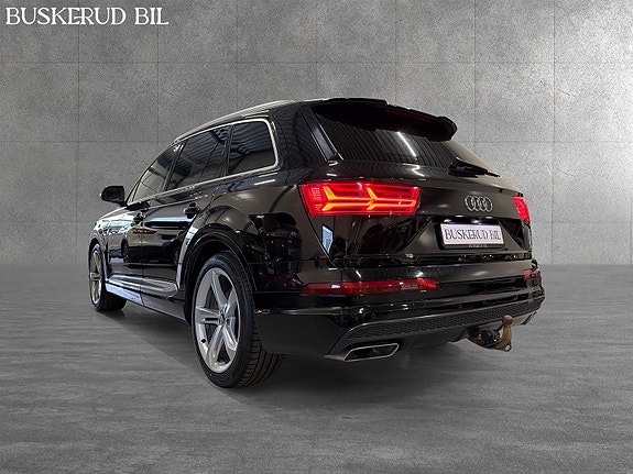 Audi Q7 2 of 27