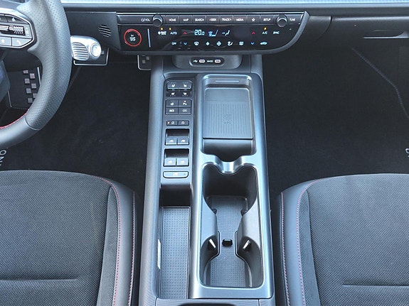 Hyundai Ioniq 6 14 of 26