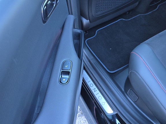 Hyundai Ioniq 6 23 of 26