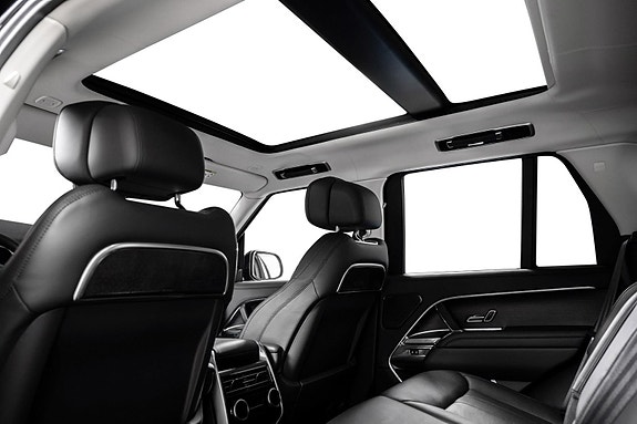 Land Rover Range Rover 19 of 30