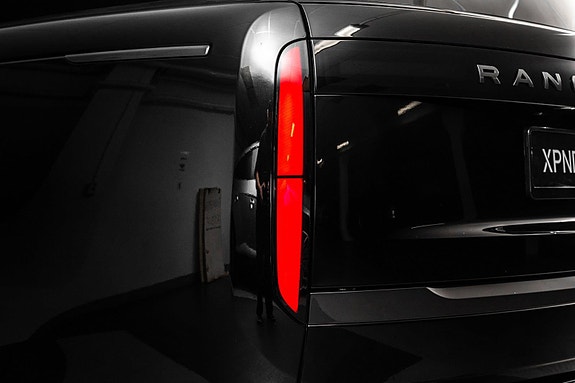 Land Rover Range Rover 11 of 30