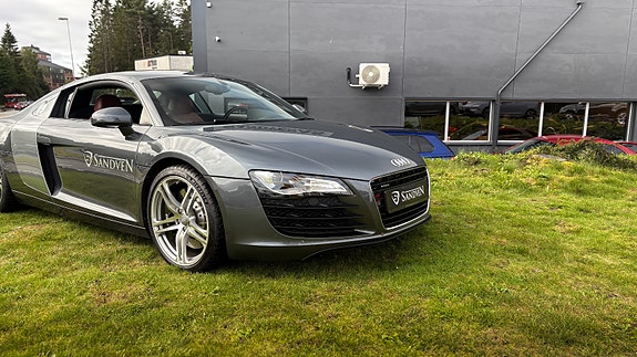 Audi R8 2 of 30