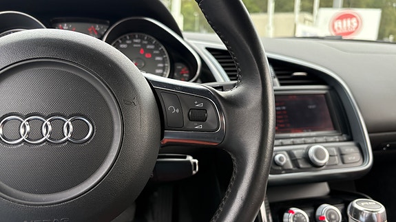 Audi R8 24 of 30