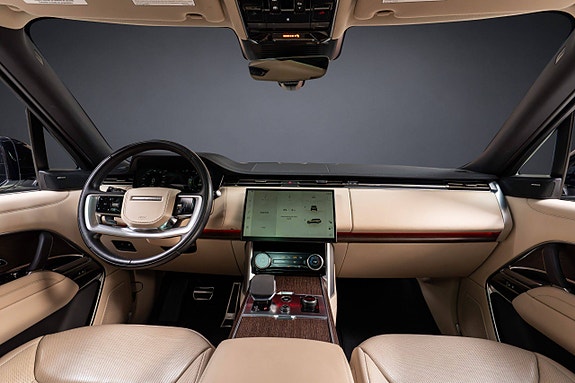 Land Rover Range Rover 15 of 30