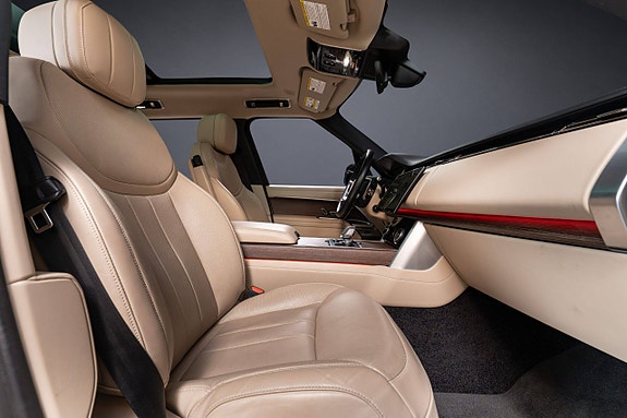 Land Rover Range Rover 14 of 30