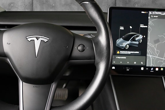 Tesla Model 3 14 of 18