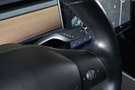 Tesla Model 3 12 of 18