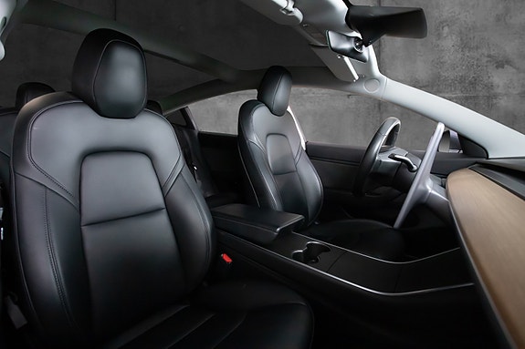 Tesla Model 3 10 of 18