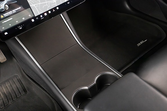 Tesla Model 3 15 of 18