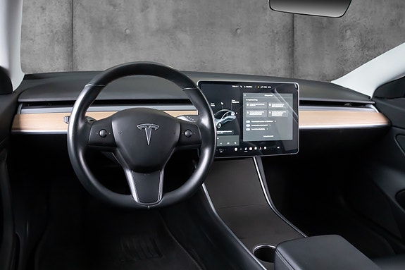 Tesla Model 3 8 of 18