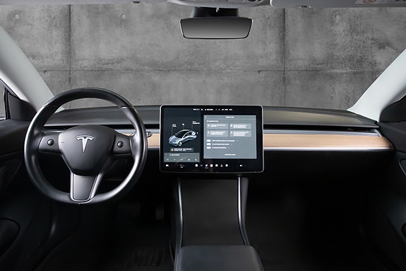 Tesla Model 3 7 of 18