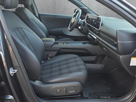 Hyundai Ioniq 6 16 of 20