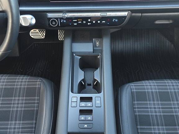 Hyundai Ioniq 6 14 of 20