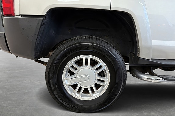Hummer H3 16 of 30