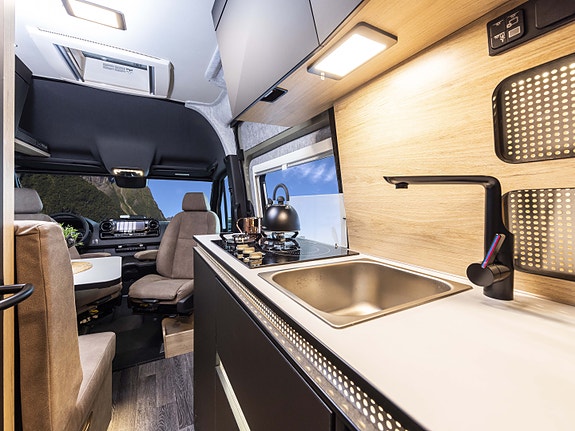 Weinsberg X-PEDITION 600 MQ 4x4 på Mercedes. Sulten på eventyr? Digger du rått design og offroad-følelse? Sjekk denne! Omfattende utstyrsliste! 10 of 26