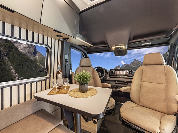 Weinsberg X-PEDITION 600 MQ 4x4 på Mercedes. Sulten på eventyr? Digger du rått design og offroad-følelse? Sjekk denne! Omfattende utstyrsliste! 8 of 26
