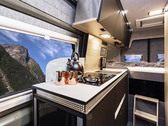 Weinsberg X-PEDITION 600 MQ 4x4 på Mercedes. Sulten på eventyr? Digger du rått design og offroad-følelse? Sjekk denne! Omfattende utstyrsliste! 11 of 26