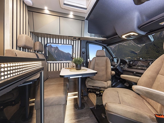Weinsberg X-PEDITION 600 MQ 4x4 på Mercedes. Sulten på eventyr? Digger du rått design og offroad-følelse? Sjekk denne! Omfattende utstyrsliste! 7 of 26