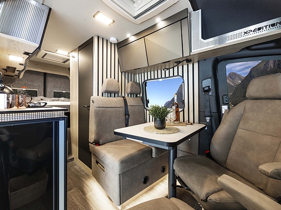 Weinsberg X-PEDITION 600 MQ 4x4 på Mercedes. Sulten på eventyr? Digger du rått design og offroad-følelse? Sjekk denne! Omfattende utstyrsliste! 6 of 26