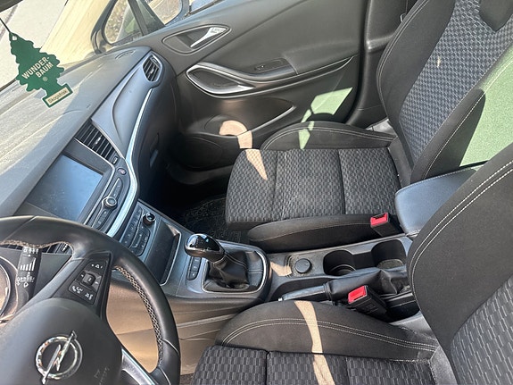 Opel Astra 10 of 15