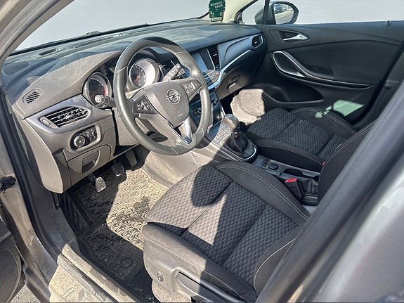Opel Astra 9 of 15