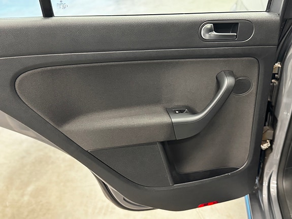 Volkswagen Golf Plus 12 of 30