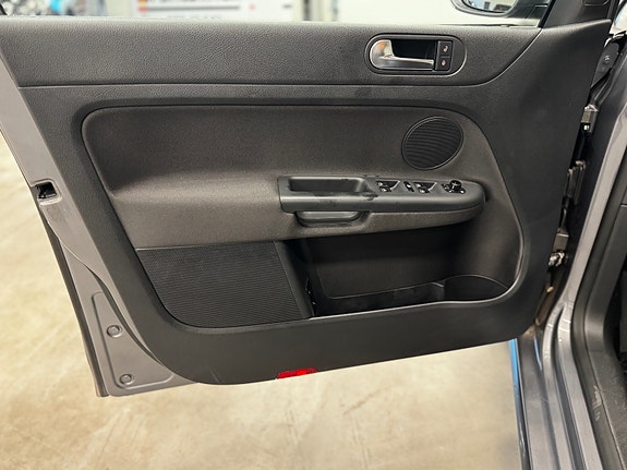 Volkswagen Golf Plus 19 of 30