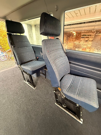 Volkswagen Caravelle 28 of 28