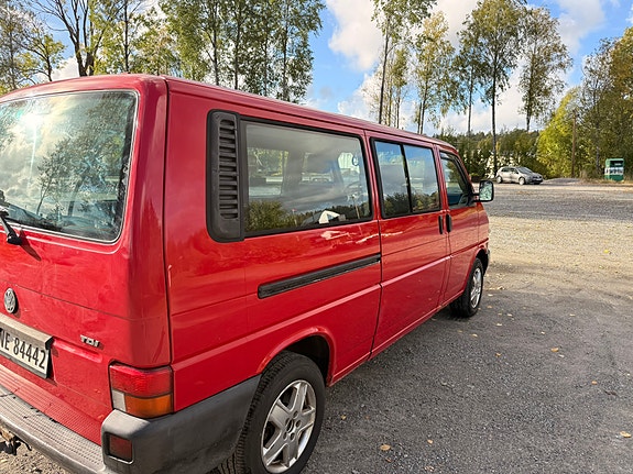 Volkswagen Caravelle 11 of 28