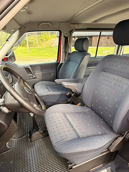Volkswagen Caravelle 20 of 28