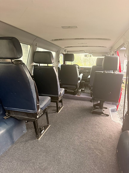 Volkswagen Caravelle 25 of 28