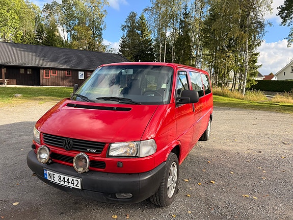 Volkswagen Caravelle 3 of 28