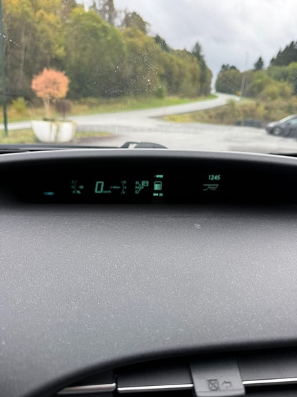 Toyota Prius 6 of 13