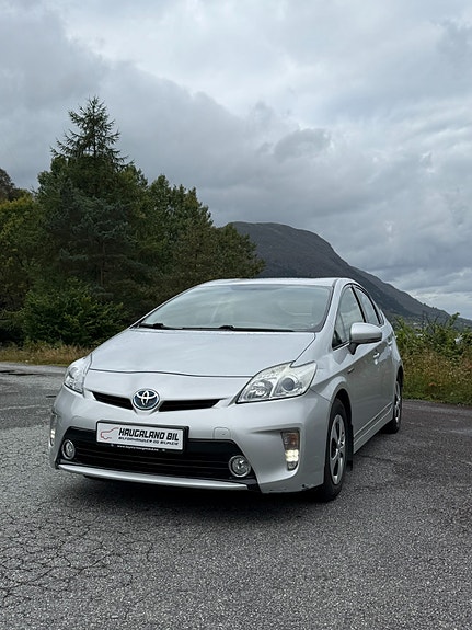 Toyota Prius 3 of 13