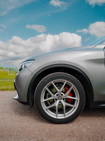 Alfa Romeo Stelvio 16 of 23
