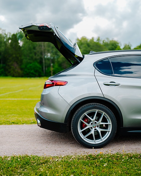 Alfa Romeo Stelvio 4 of 23