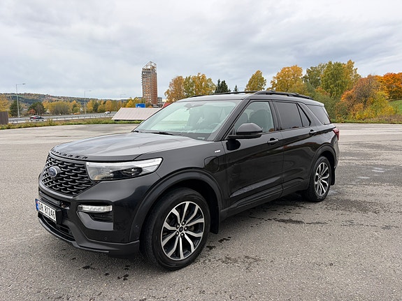 Ford Explorer 2 of 20