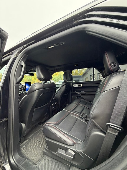 Ford Explorer 8 of 20
