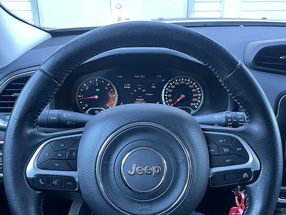 Jeep Renegade 18 of 30