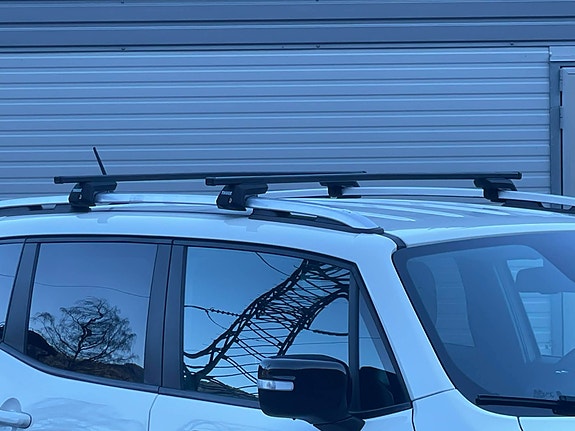 Jeep Renegade 11 of 30