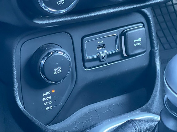 Jeep Renegade 26 of 30
