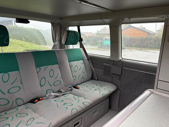 Volkswagen Multivan 16 of 26