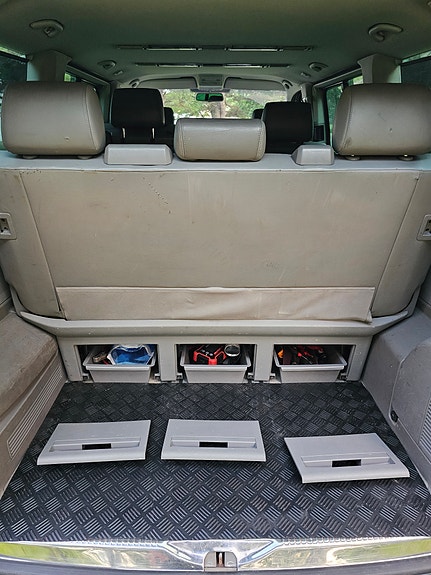 Volkswagen Multivan 11 of 30