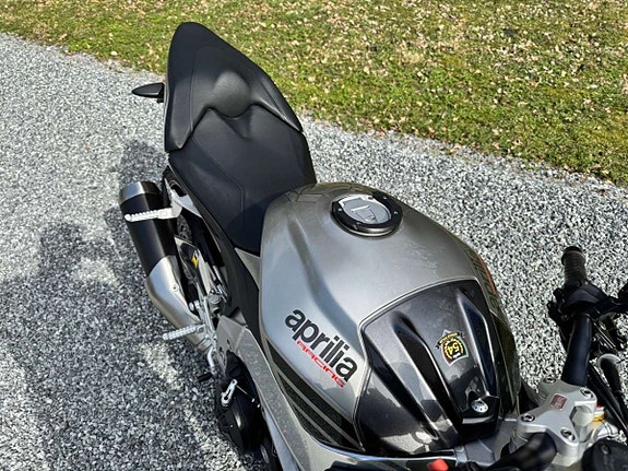 Aprilia Tuono V4 1100 Factory 8 of 19