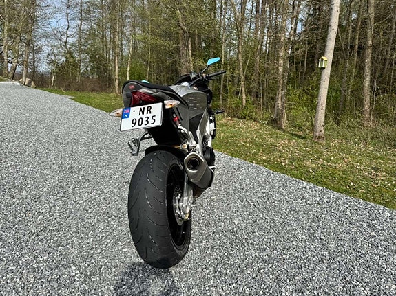 Aprilia Tuono V4 1100 Factory 18 of 19