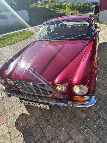 Jaguar XJ6 5 of 30