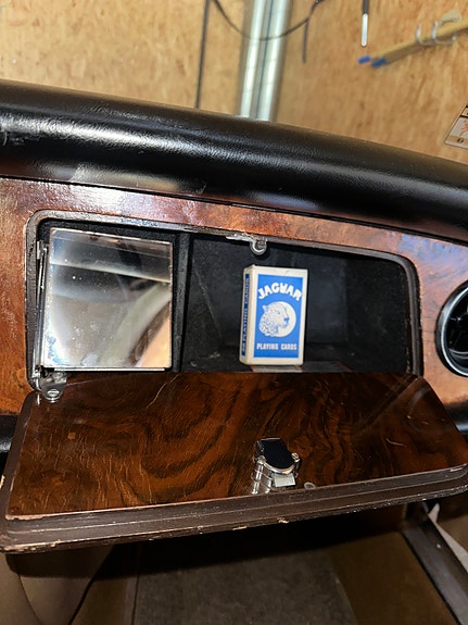 Jaguar XJ6 10 of 30