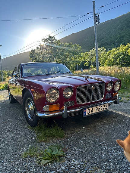 Jaguar XJ6 4 of 30