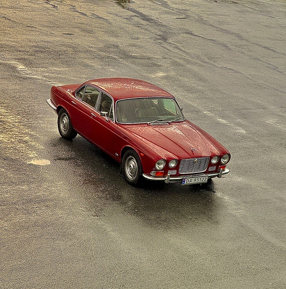 Jaguar XJ6 8 of 30