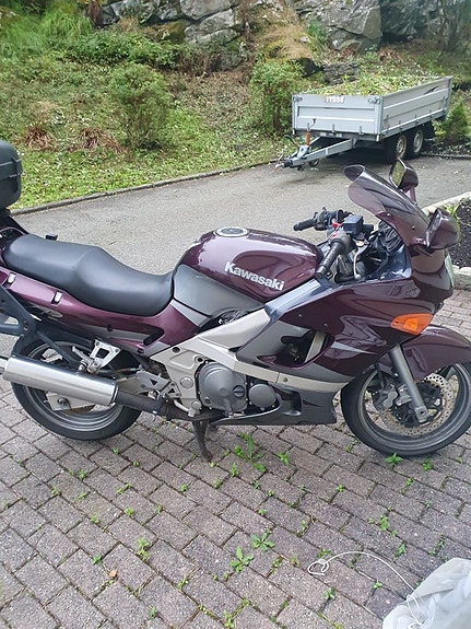 Kawasaki ZZR 600 3 of 4